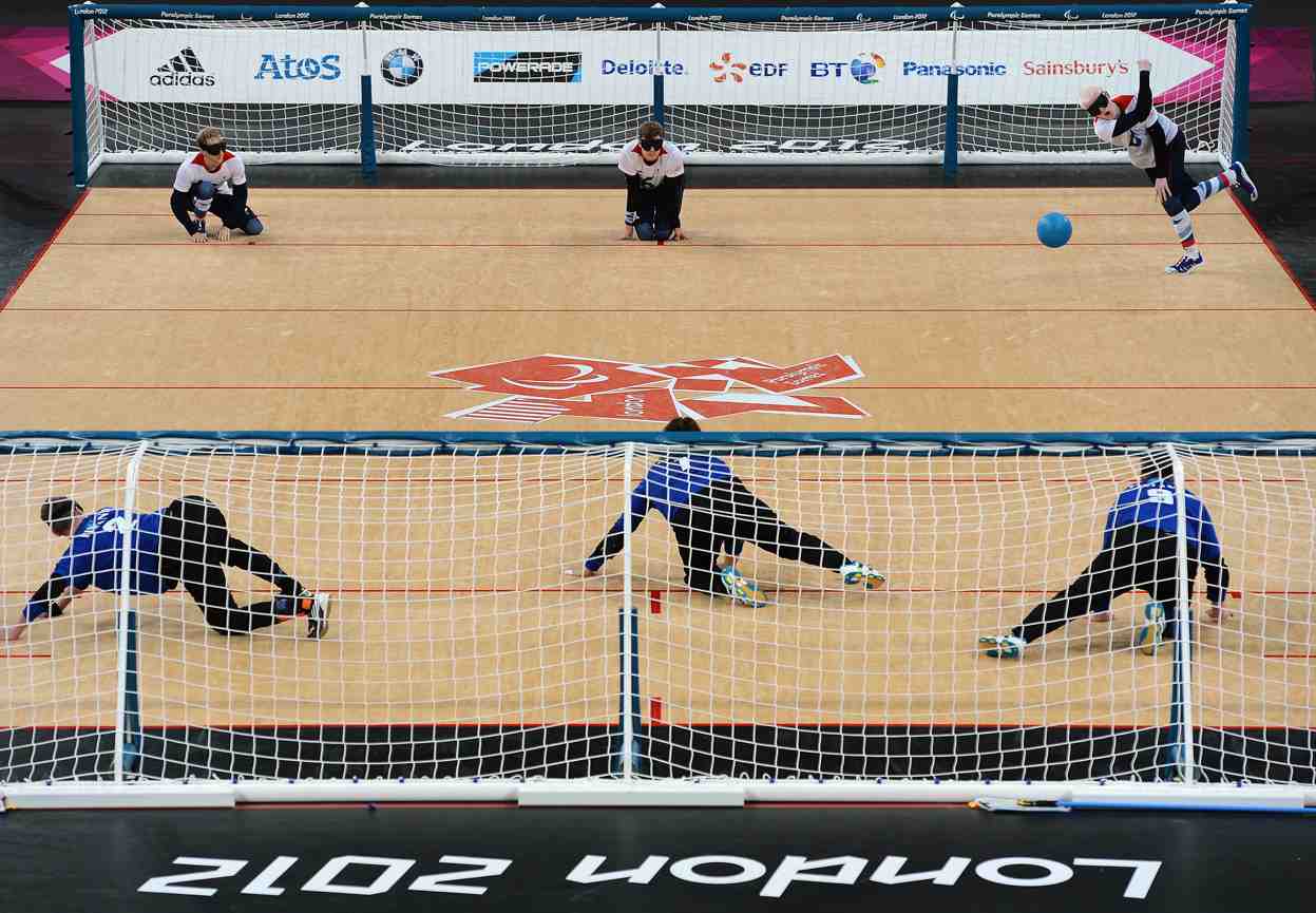 Des joueurs de goalball pour les jeux paralympiques 